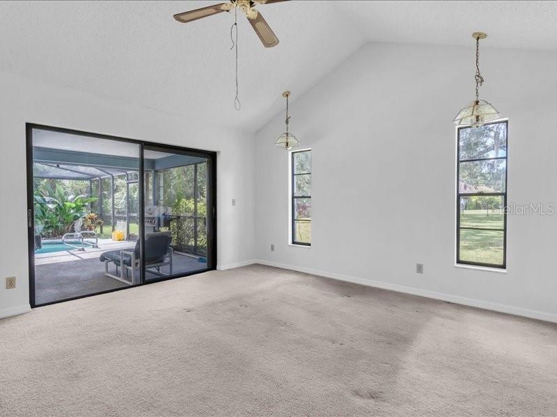 11211 PINE FOREST DR