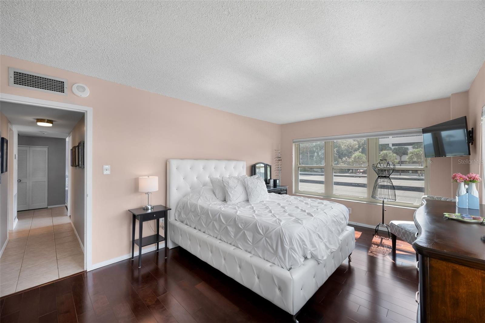 2401 BAYSHORE BLVD #203