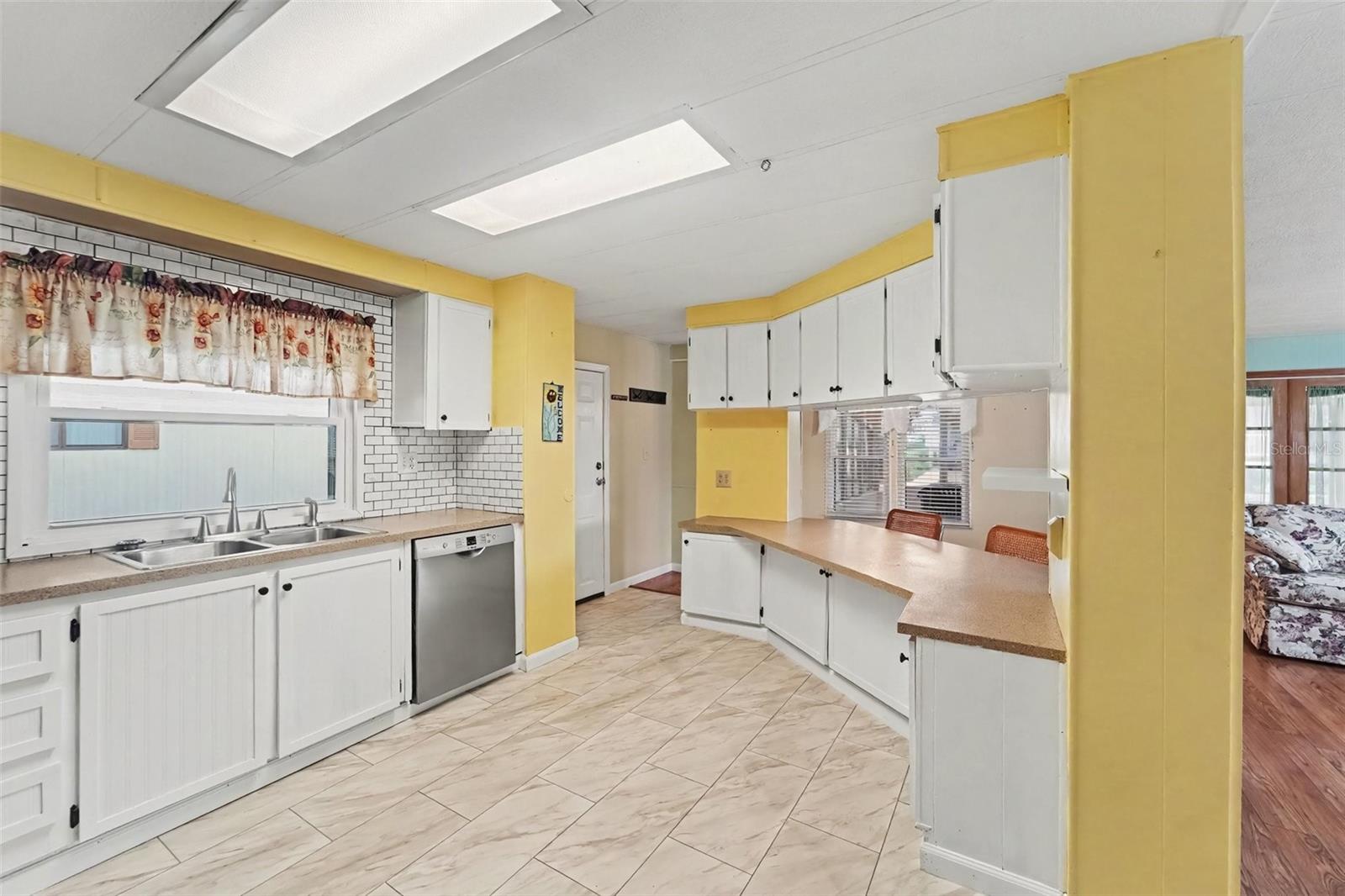 10055 COLLINGWOOD AVE