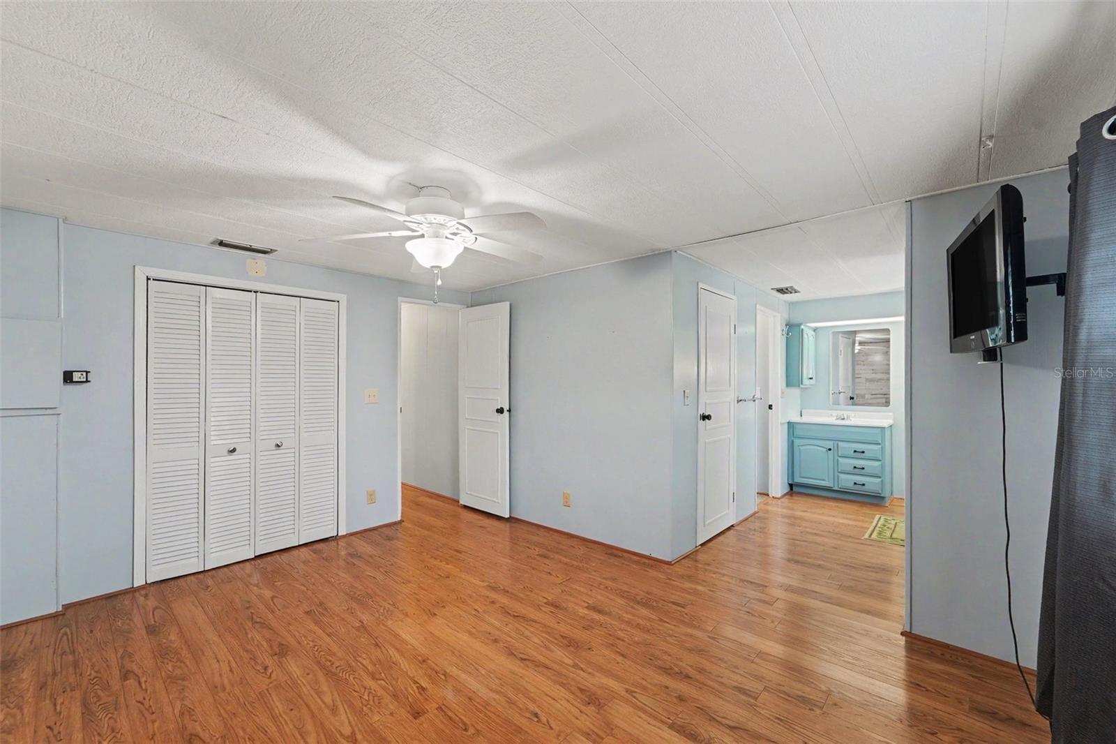 10055 COLLINGWOOD AVE