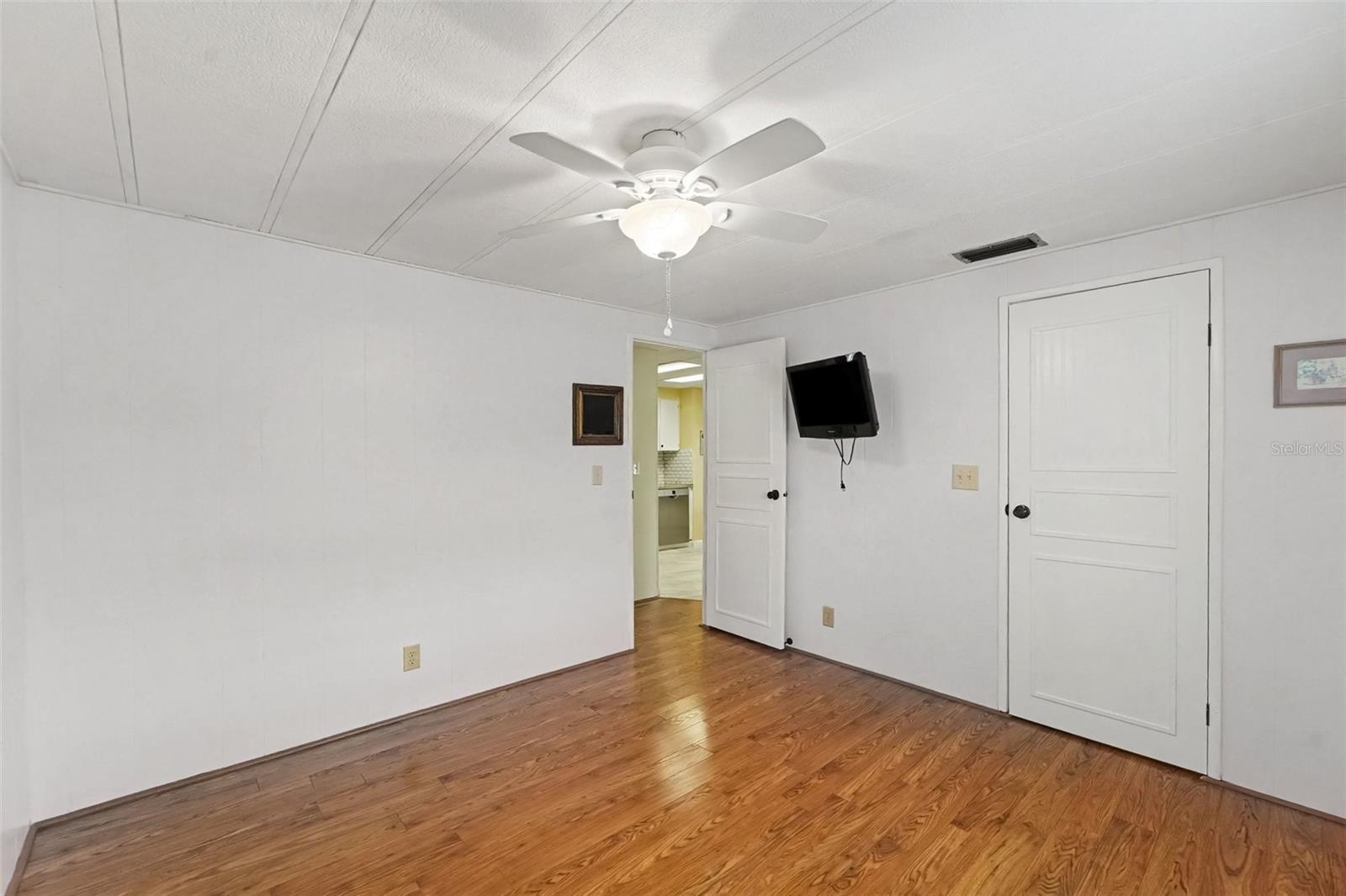 10055 COLLINGWOOD AVE