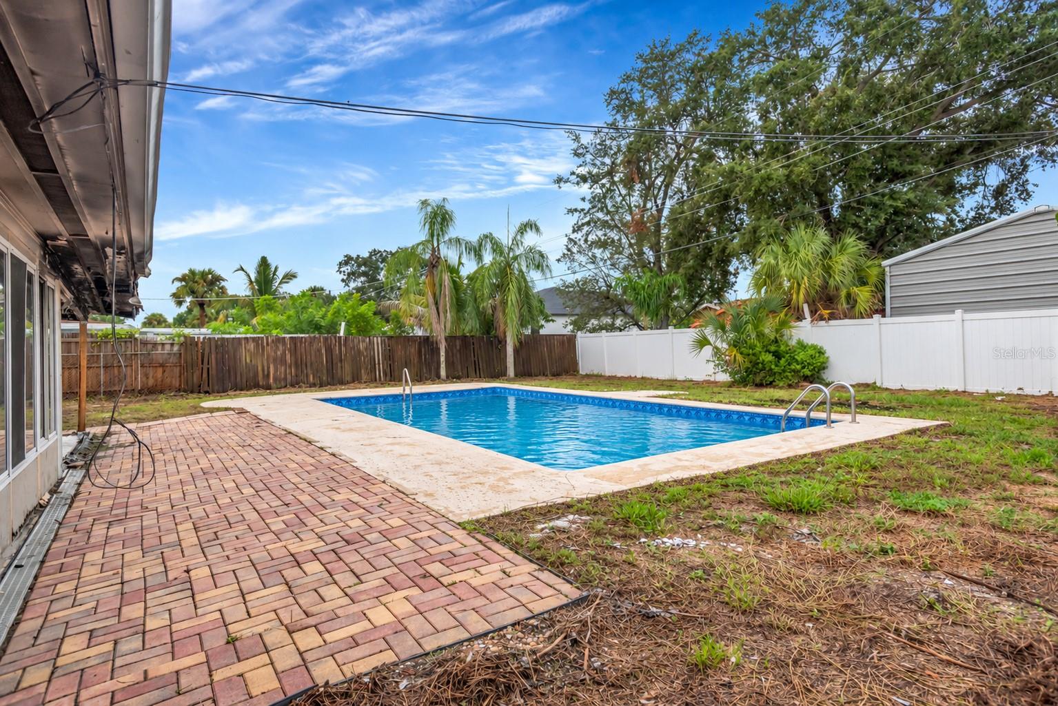 6320 FAIRWAY BLVD