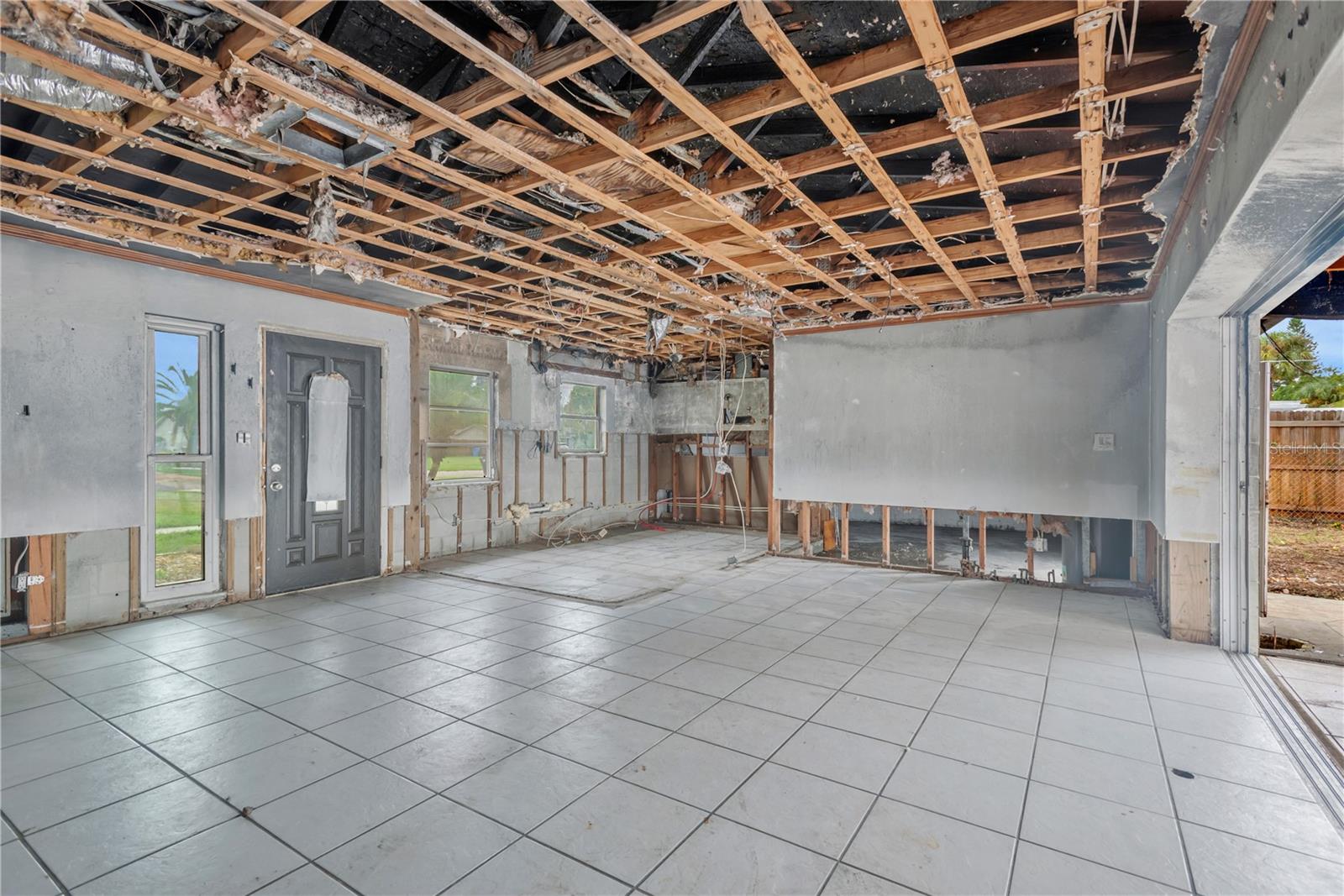 6320 FAIRWAY BLVD