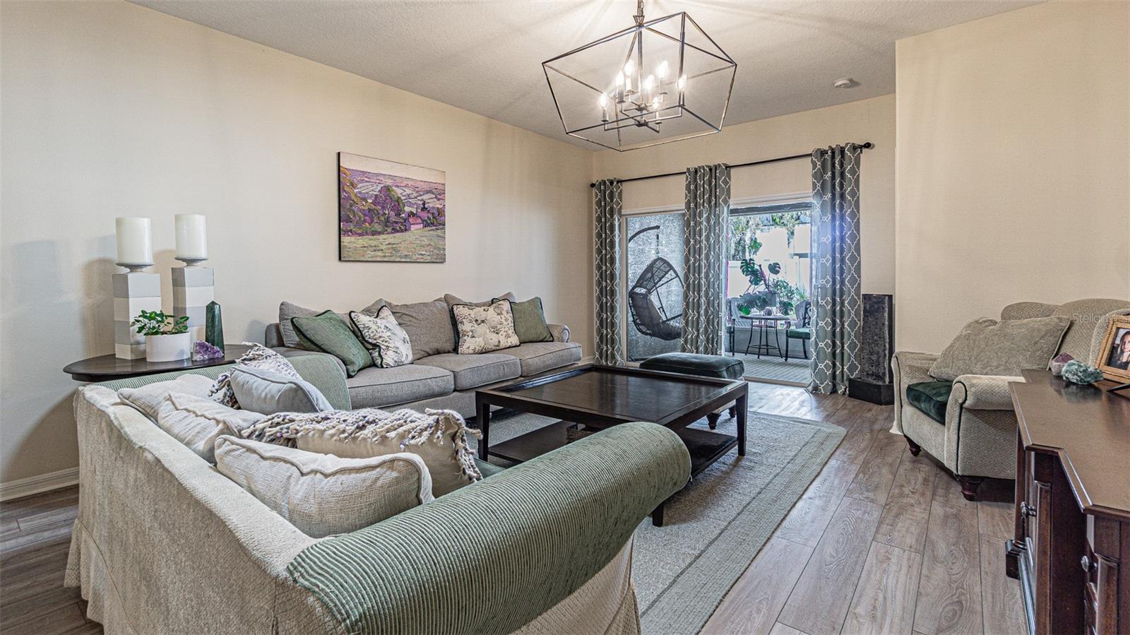 1123 BENSBROOKE DR