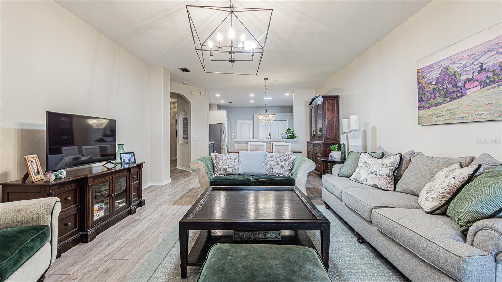 1123 BENSBROOKE DR
