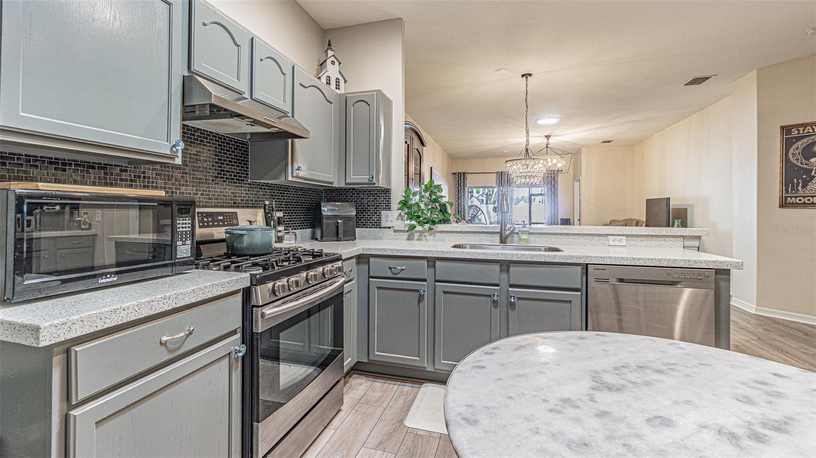 1123 BENSBROOKE DR