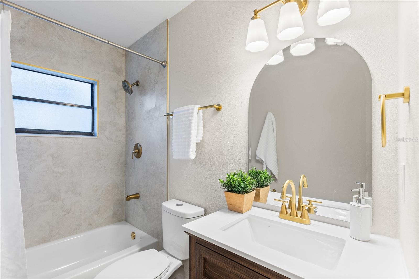 15804 IRONWARE PL