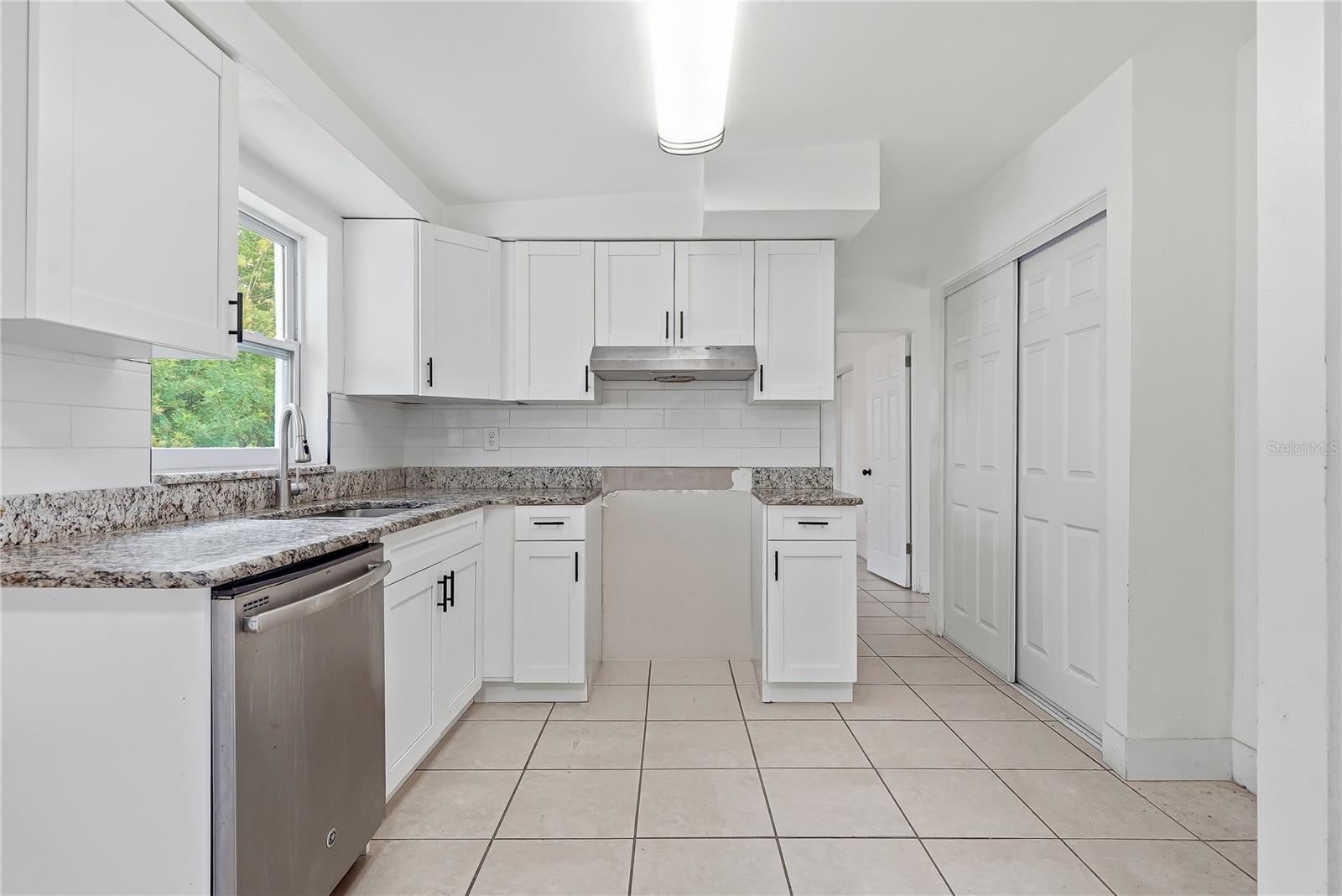 6639 SANDRA DR