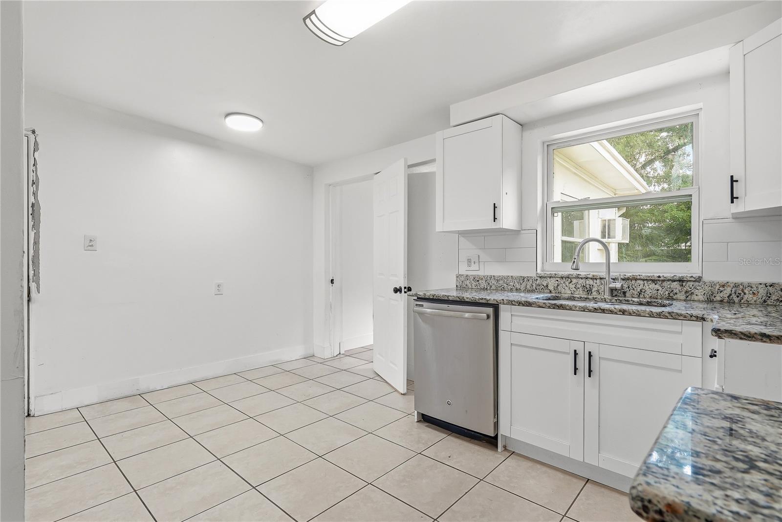 6639 SANDRA DR