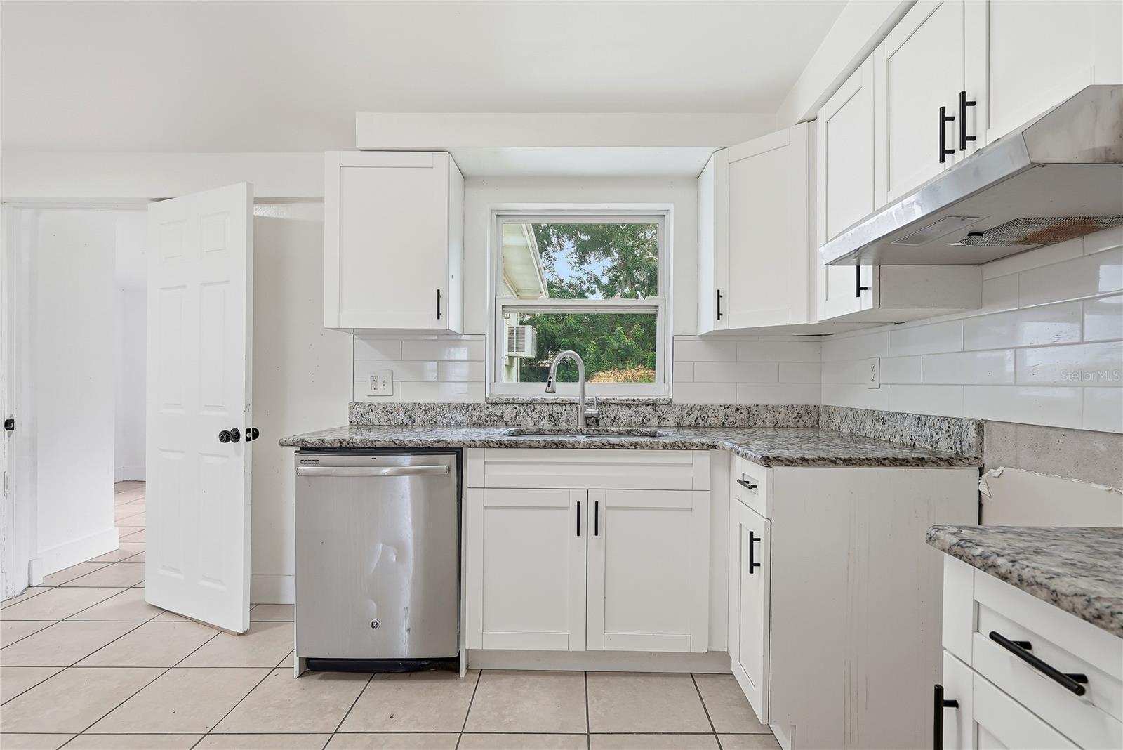 6639 SANDRA DR