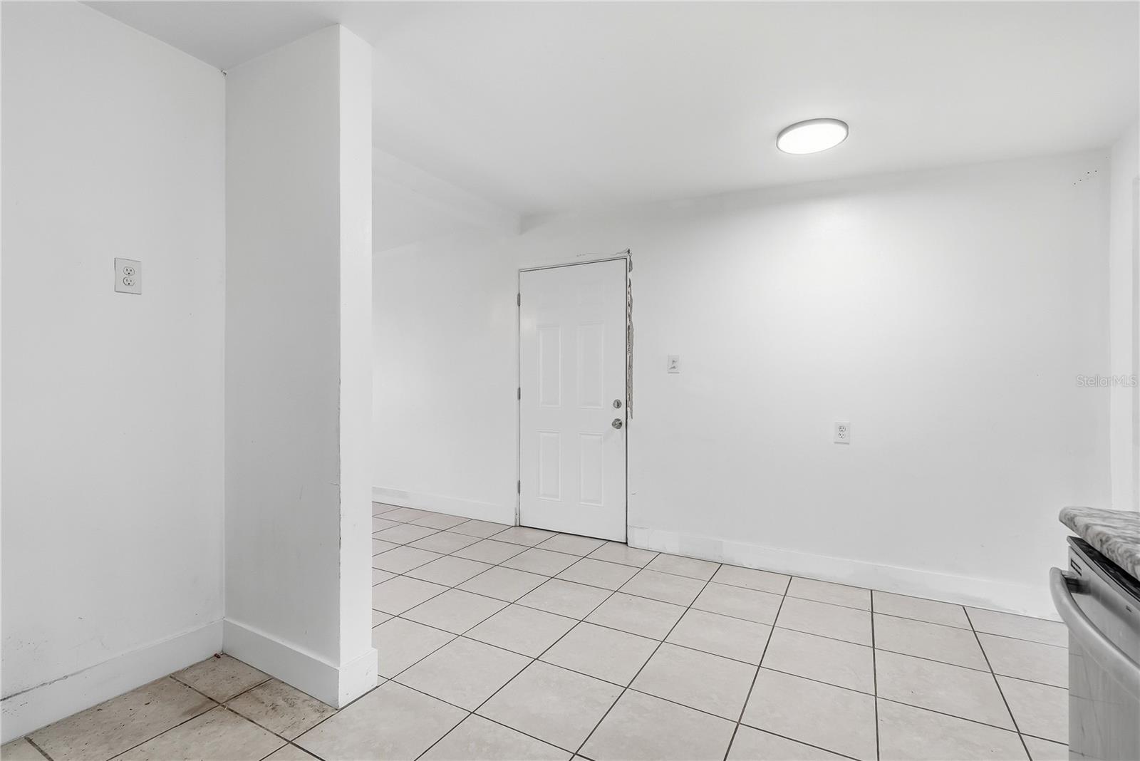 6639 SANDRA DR
