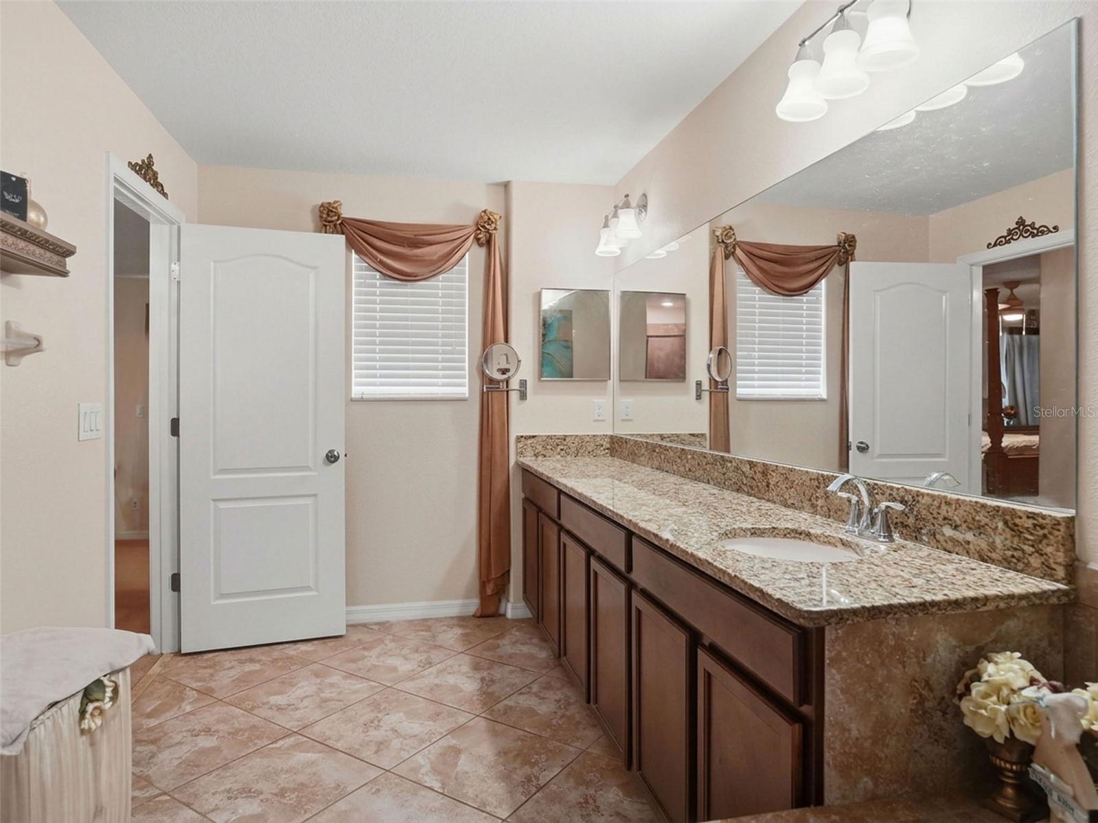13808 CRATER CIR