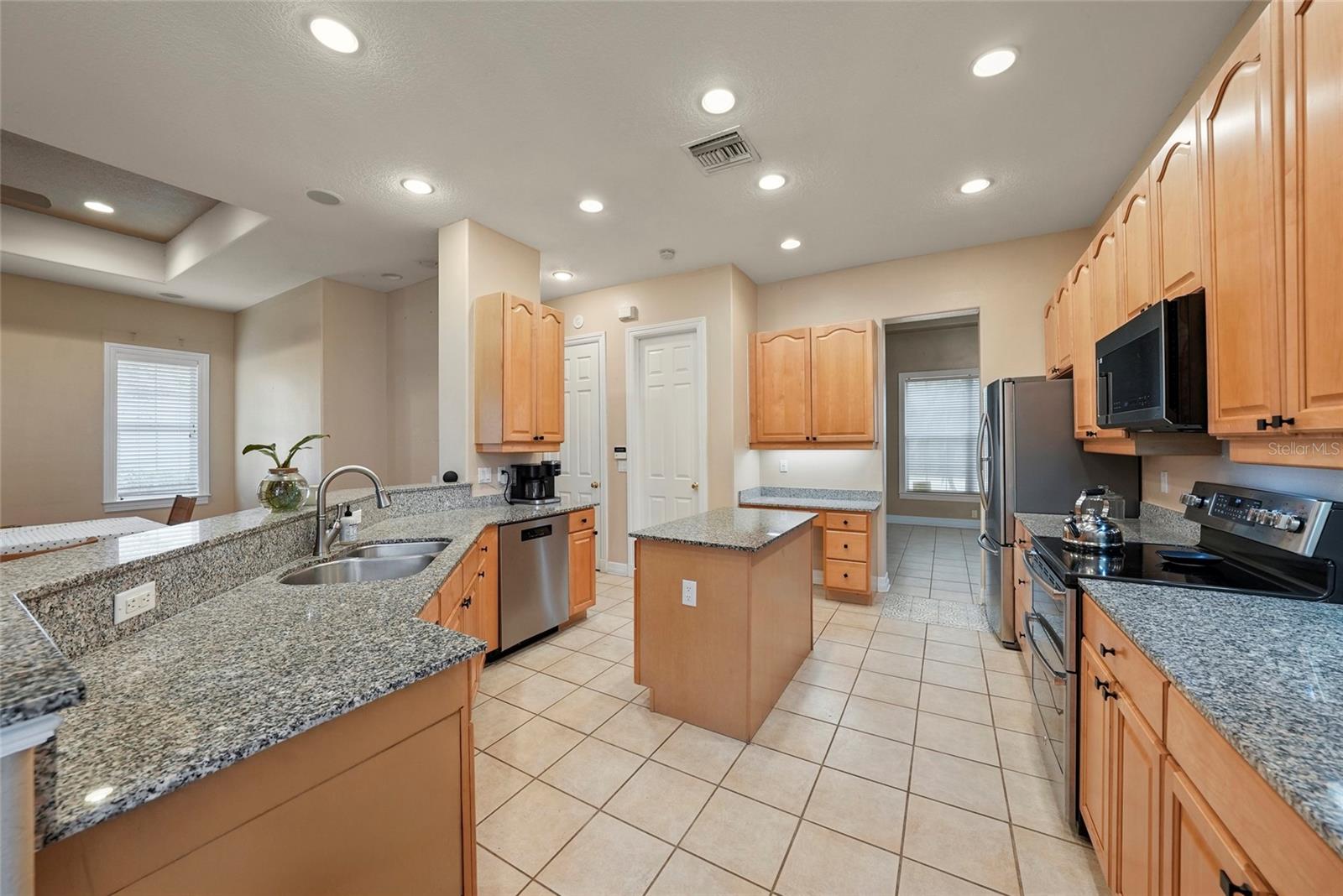 18823 WIMBLEDON CIR