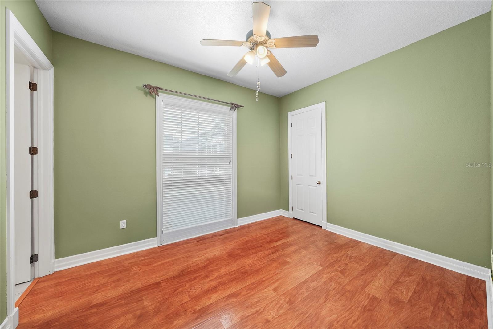 18823 WIMBLEDON CIR