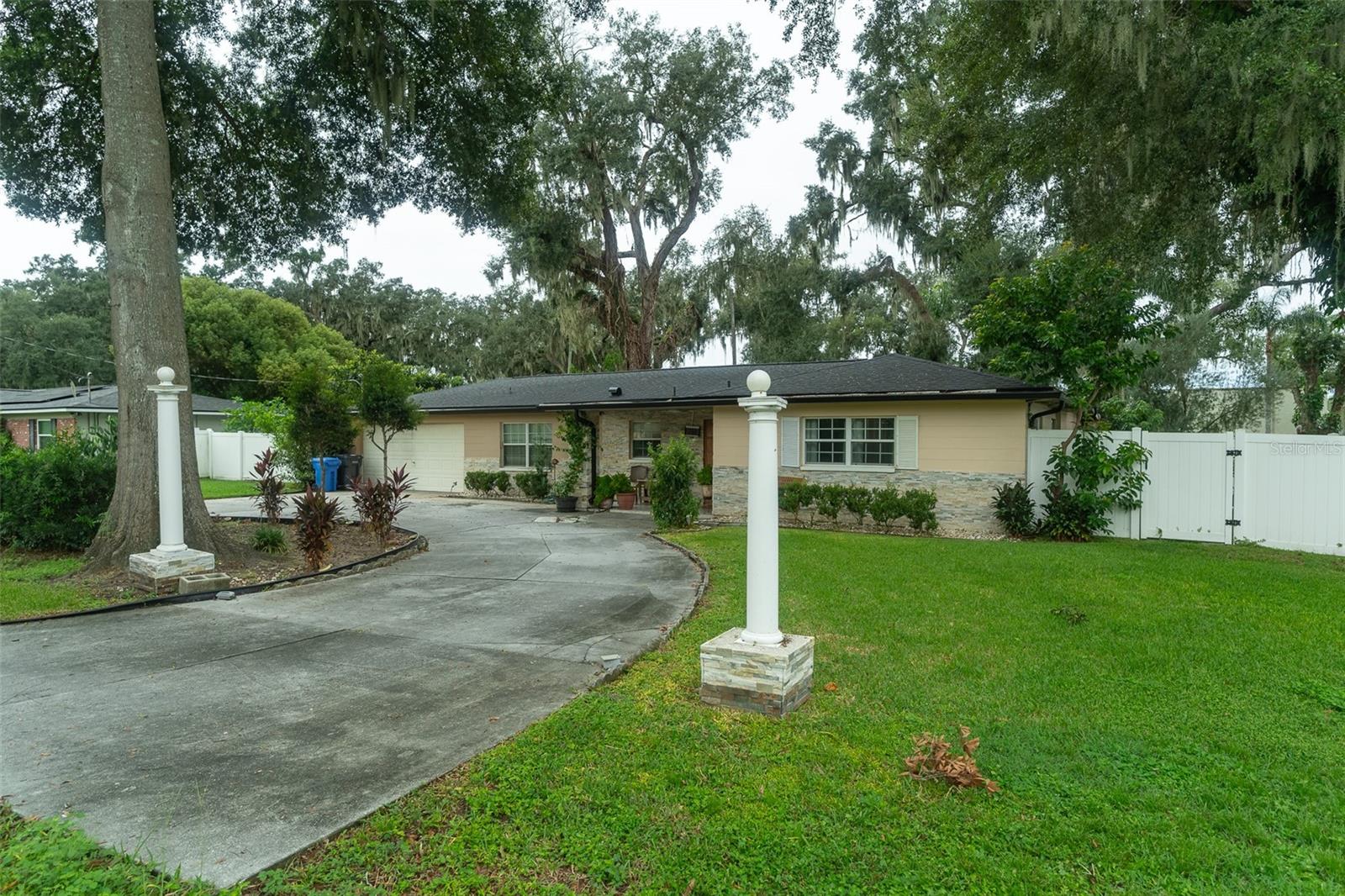 702 COULTER PL