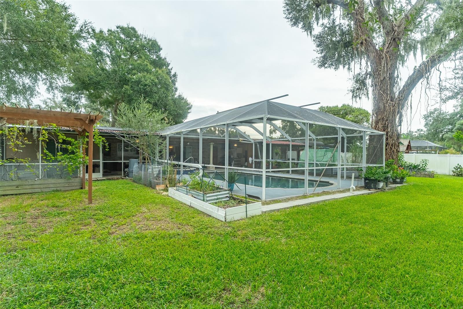 702 COULTER PL