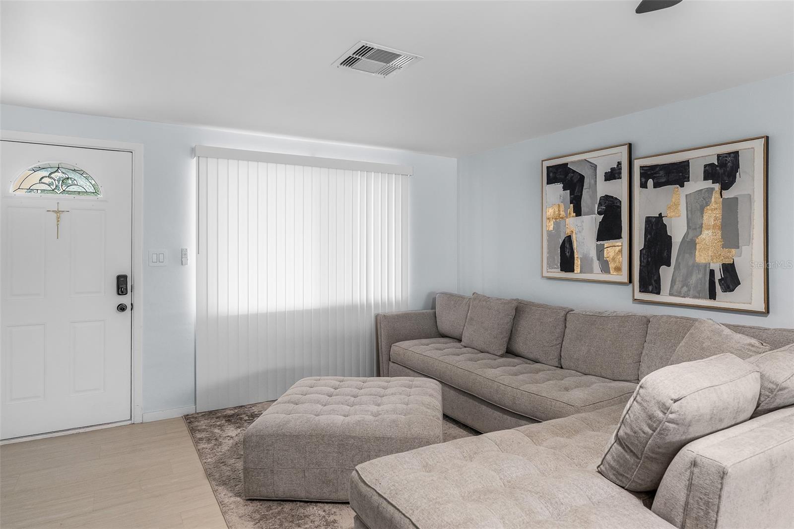 1539 DARTMOUTH DR