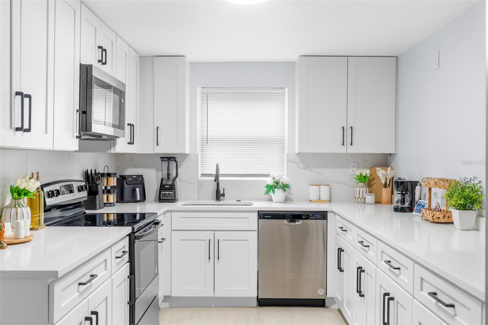 1539 DARTMOUTH DR