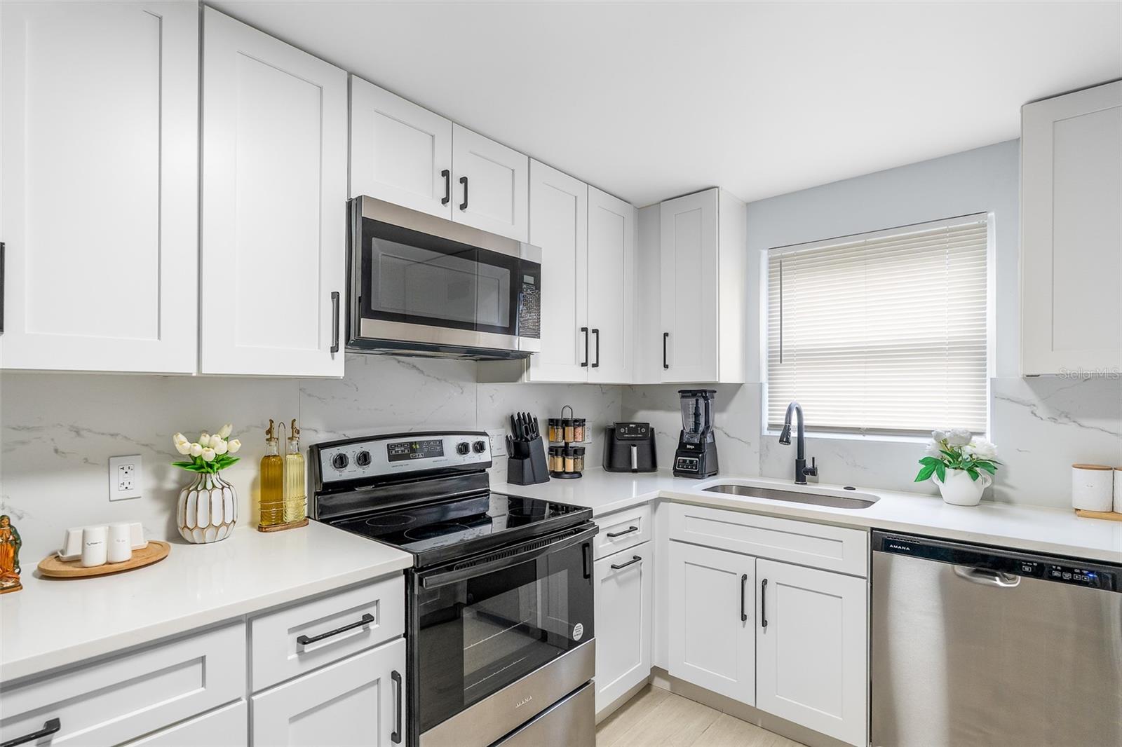 1539 DARTMOUTH DR