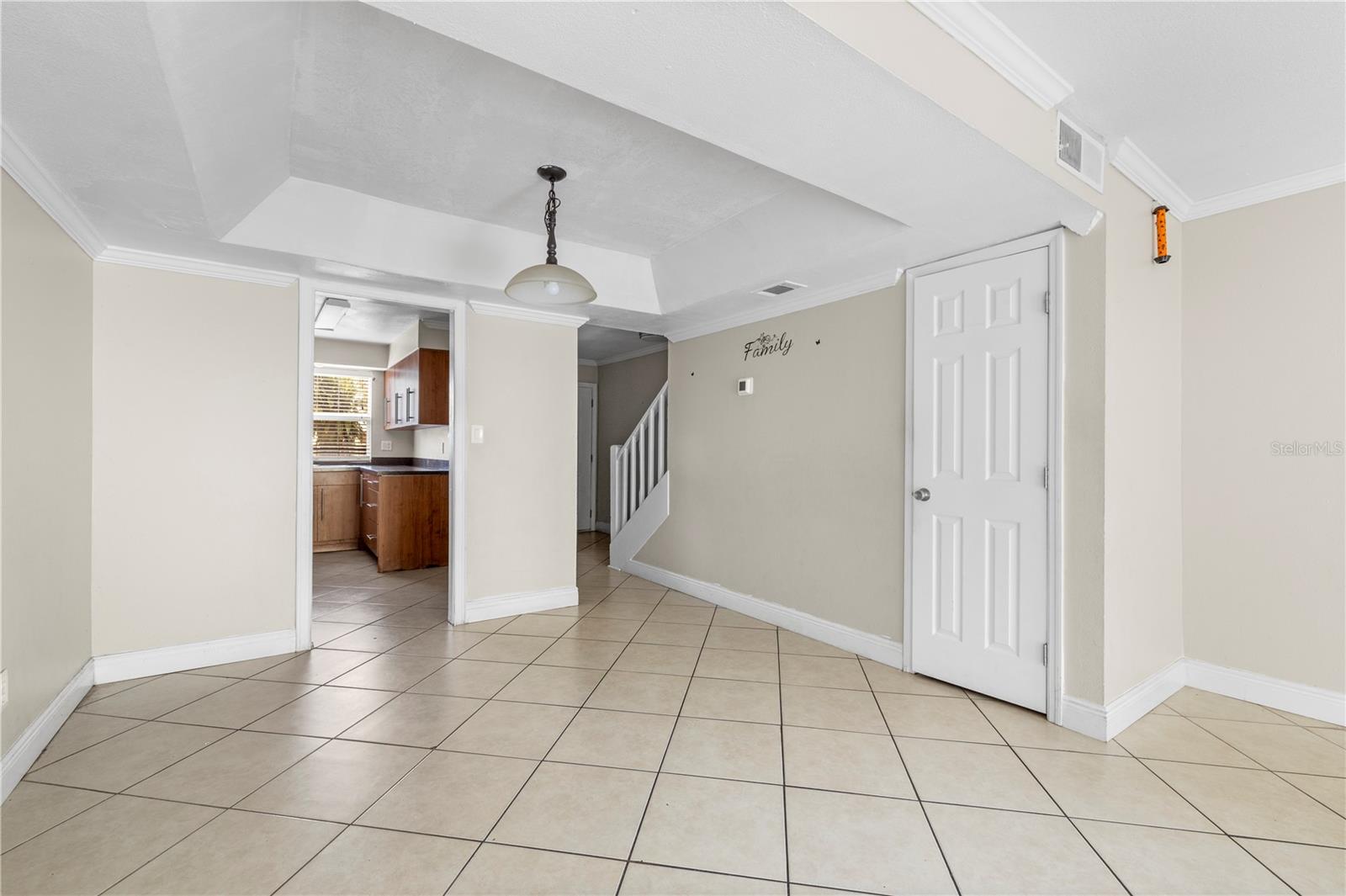 7609 LA MESITA CT