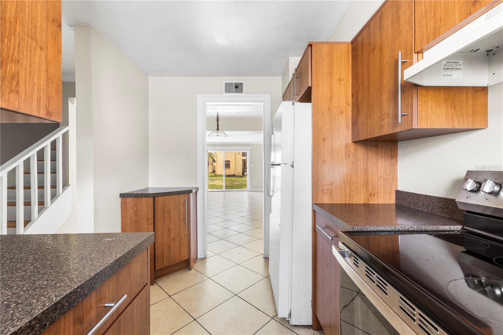 7609 LA MESITA CT