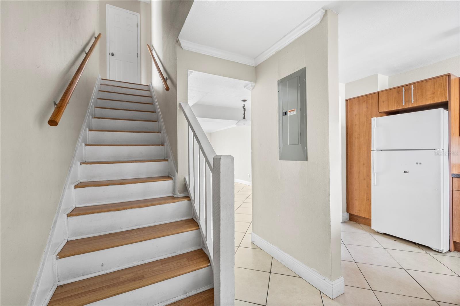 7609 LA MESITA CT