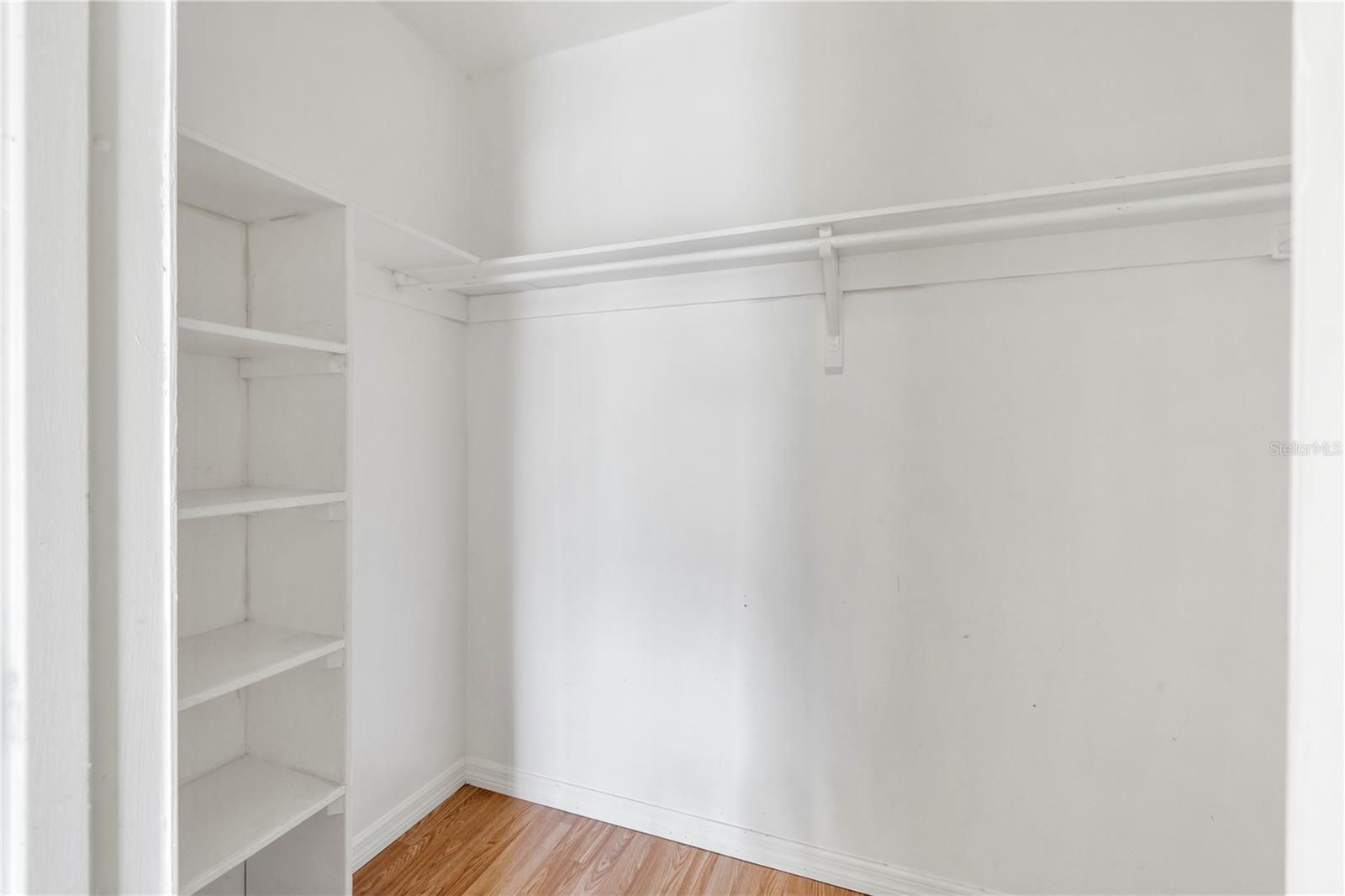 7609 LA MESITA CT