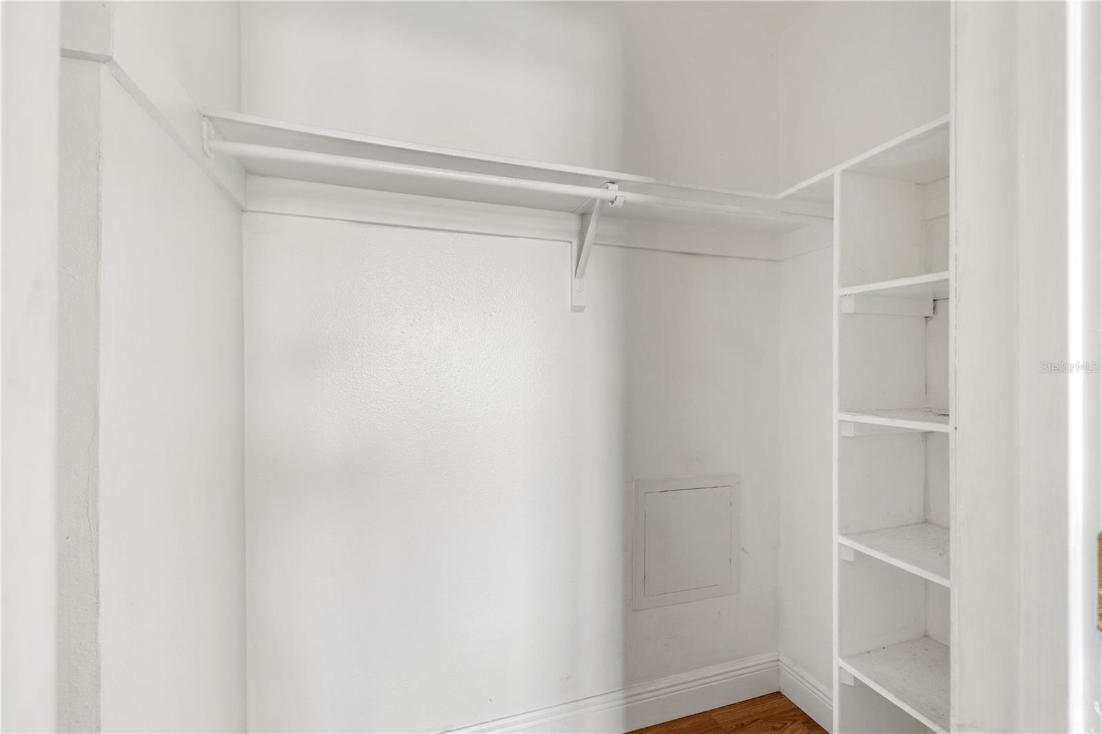 7609 LA MESITA CT