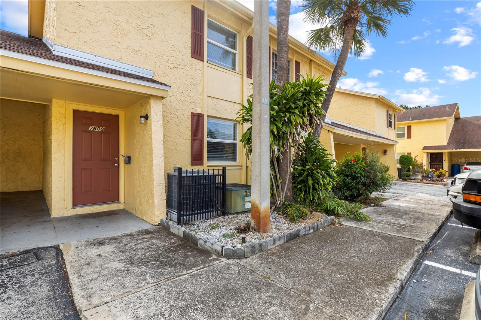 7609 LA MESITA CT