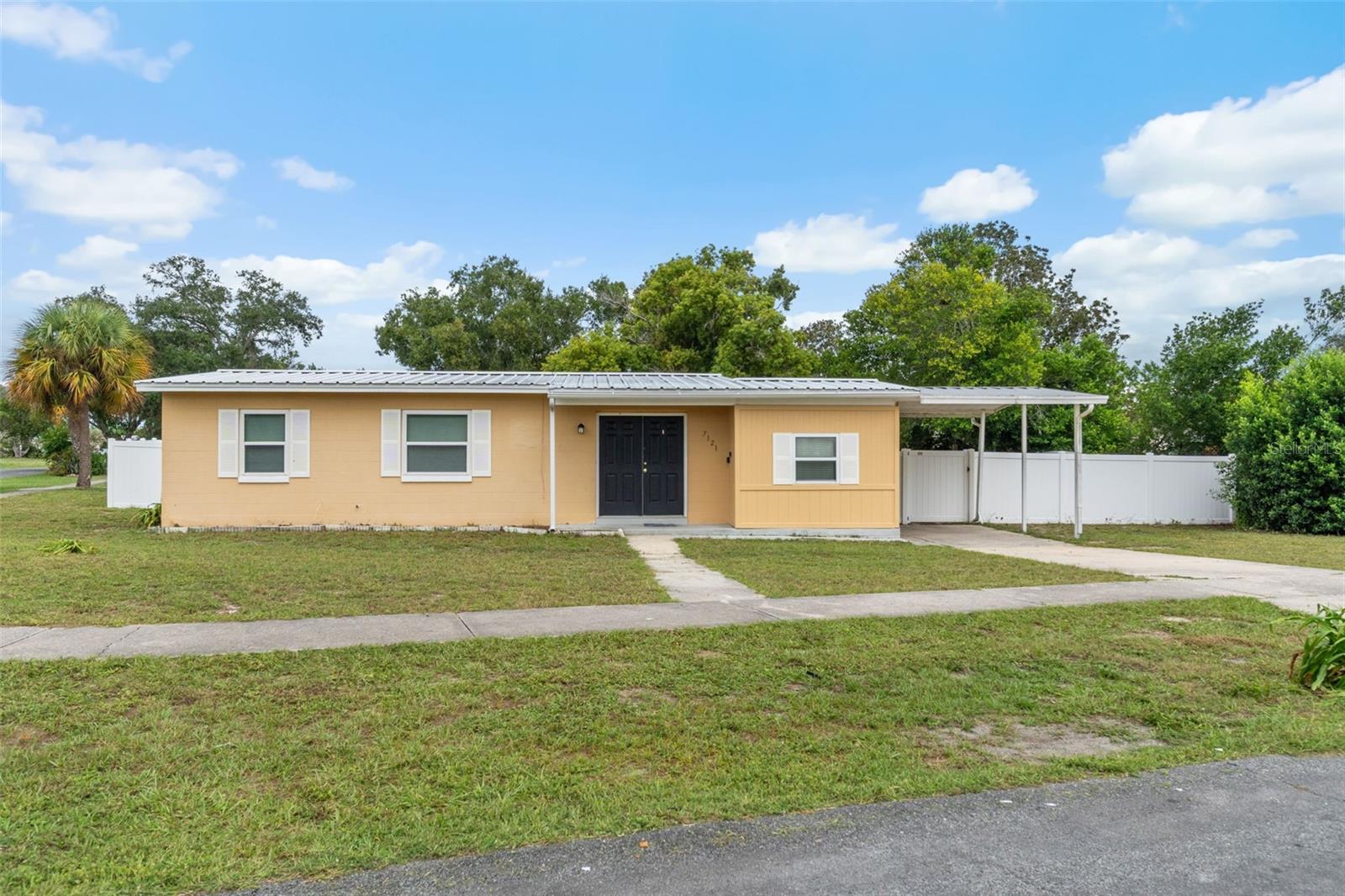 7121 Catalina St, Spring Hill