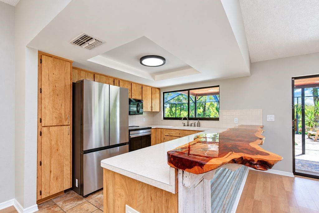 6916 COPPERFIELD DR