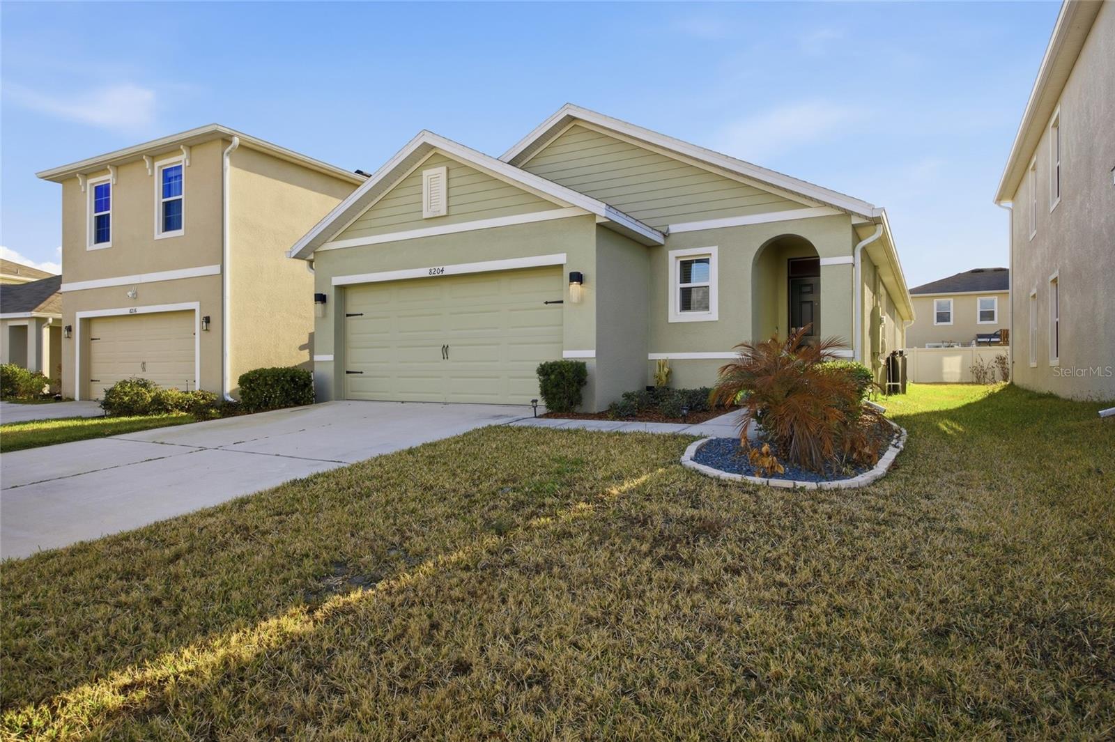 8204 PELICAN REED CIR