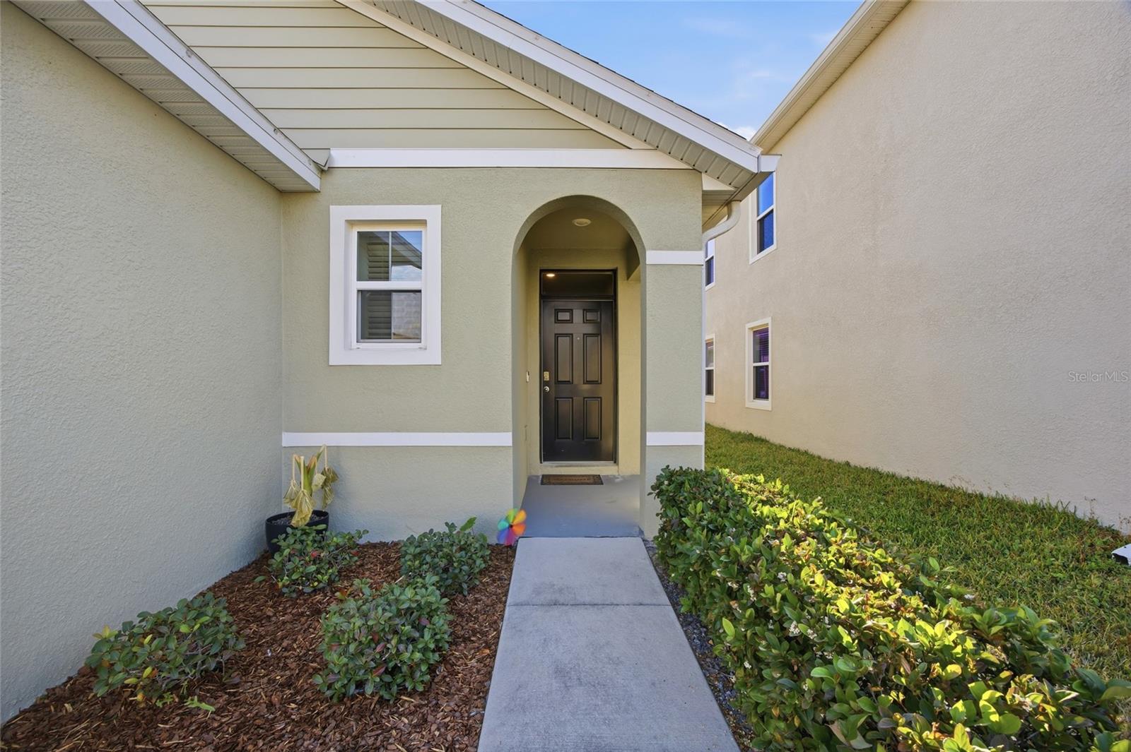 8204 PELICAN REED CIR