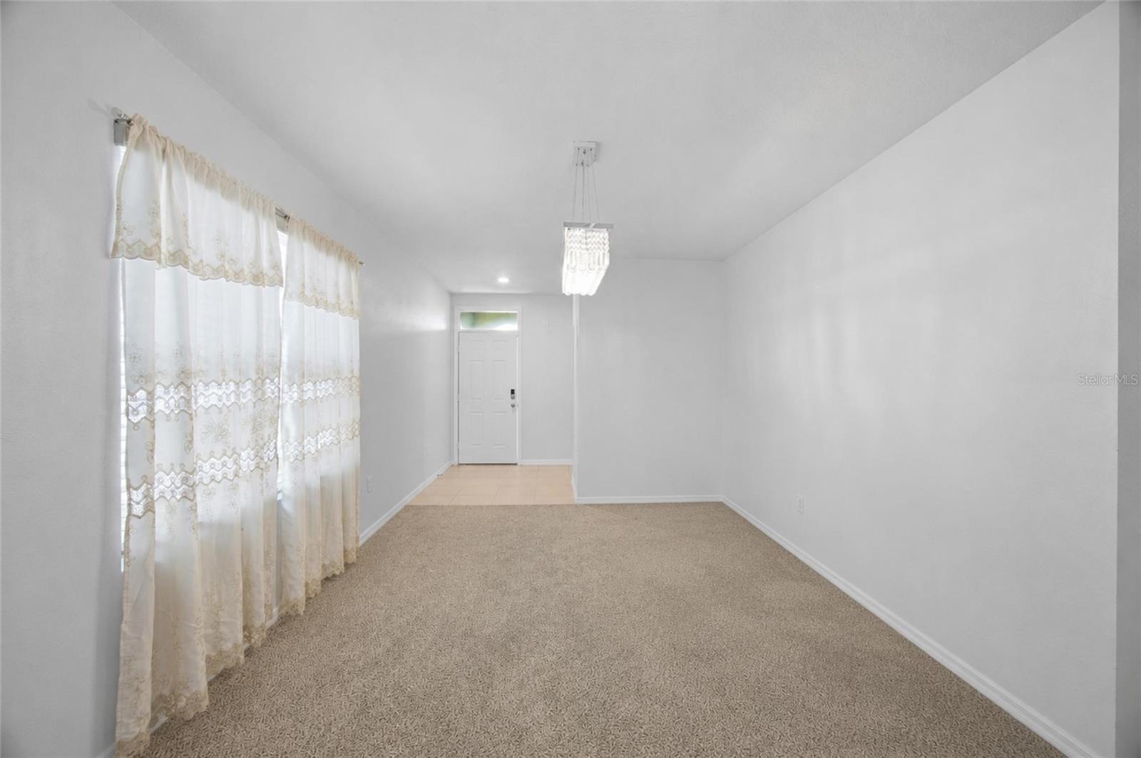 8204 PELICAN REED CIR