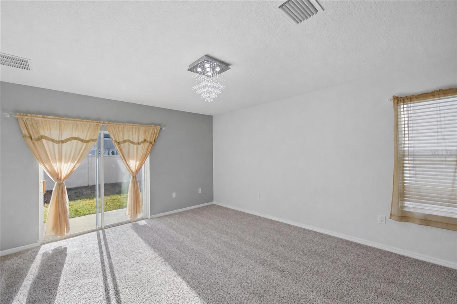 8204 PELICAN REED CIR