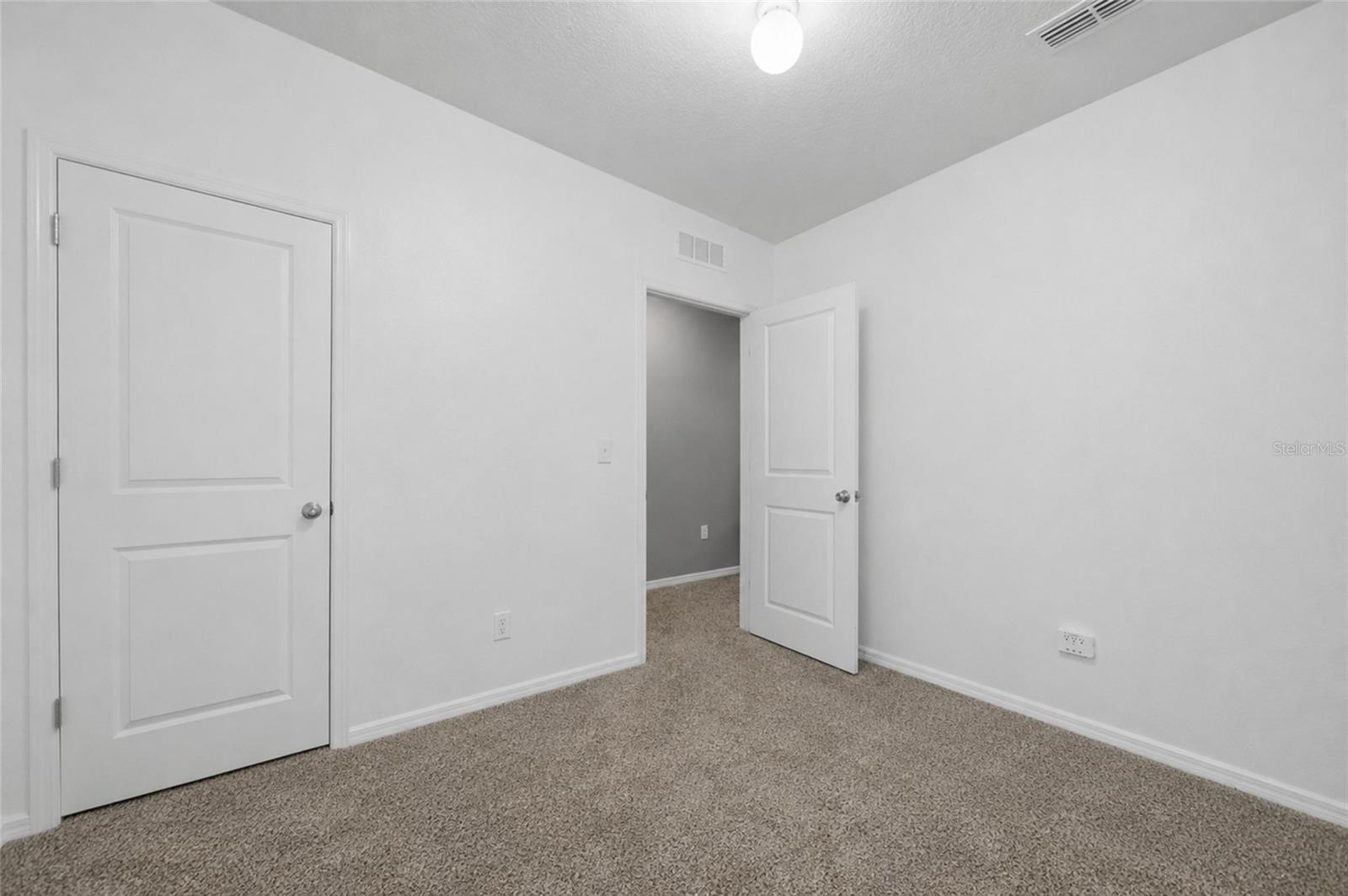 8204 PELICAN REED CIR