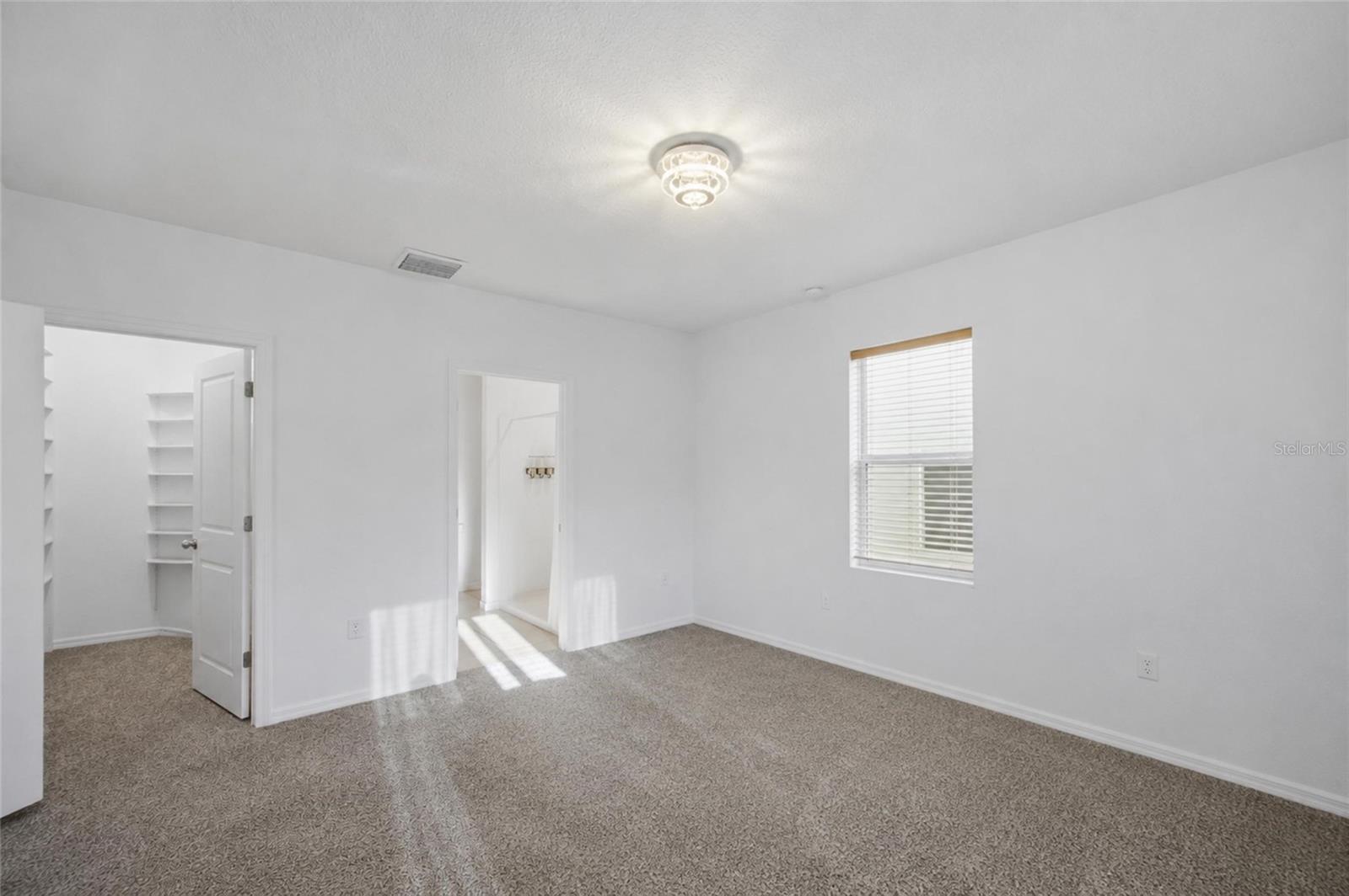 8204 PELICAN REED CIR