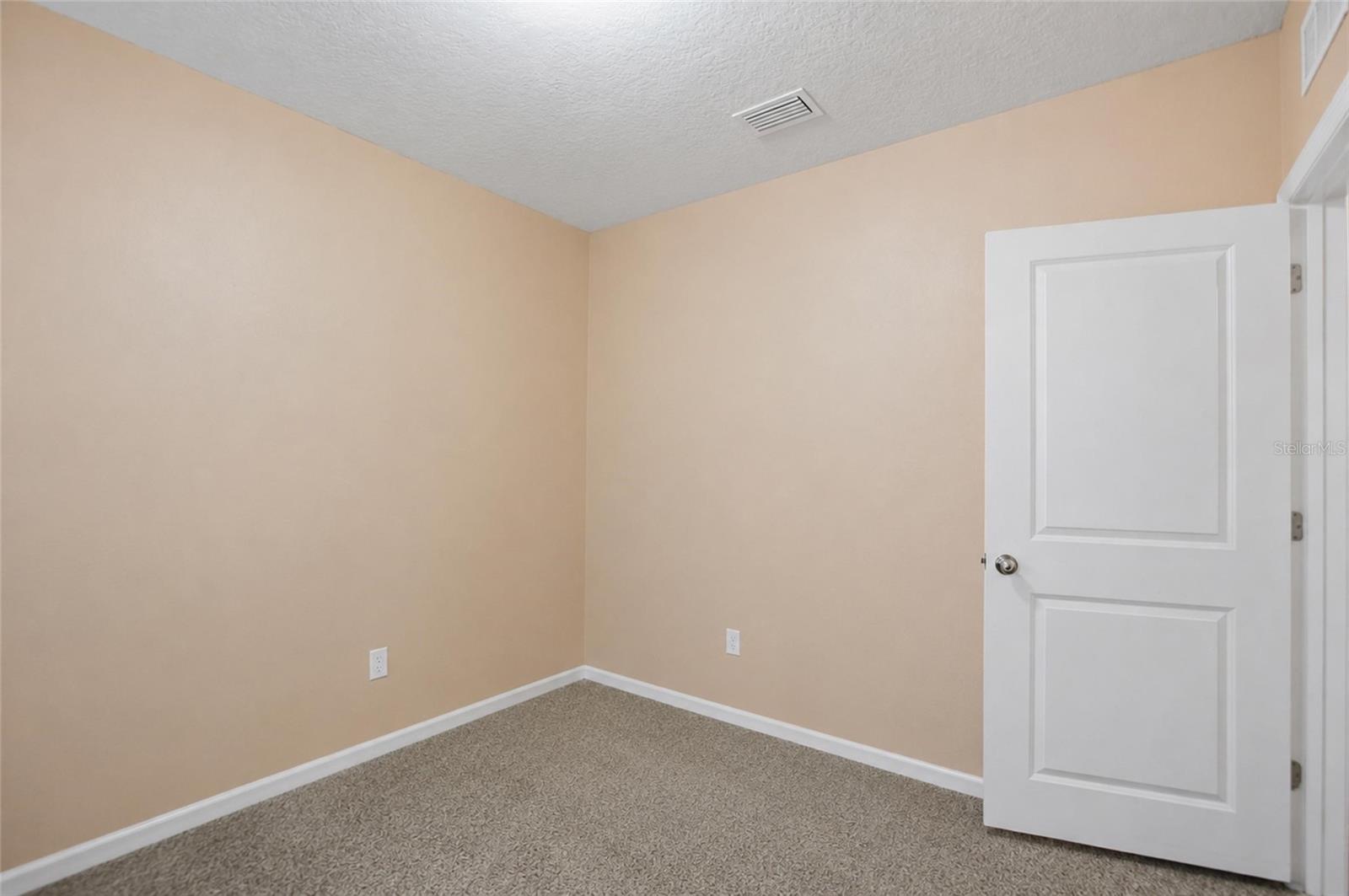 8204 PELICAN REED CIR