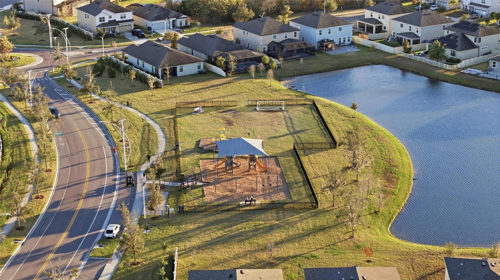 8204 PELICAN REED CIR