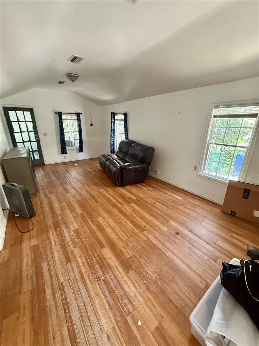 1014 W MOHAWK AVE