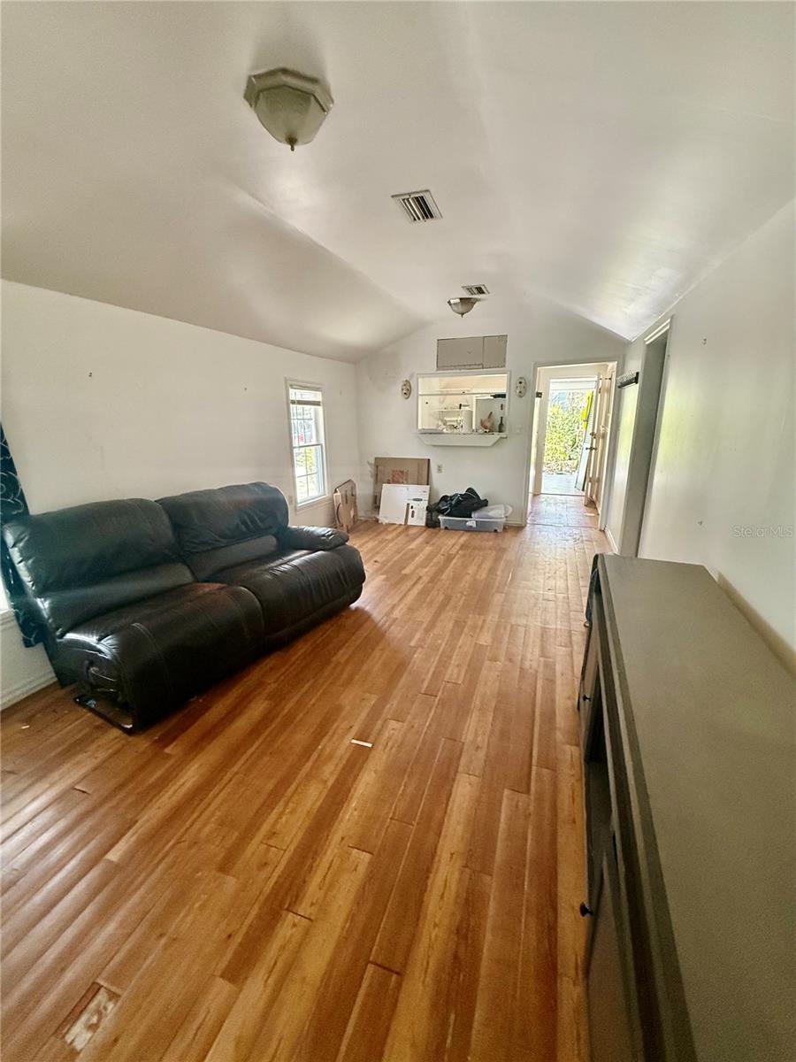 1014 W MOHAWK AVE