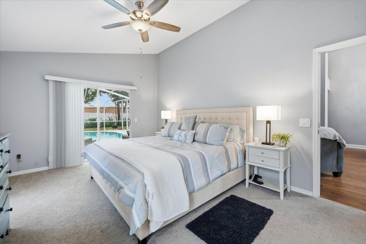 18009 PALM BREEZE DR