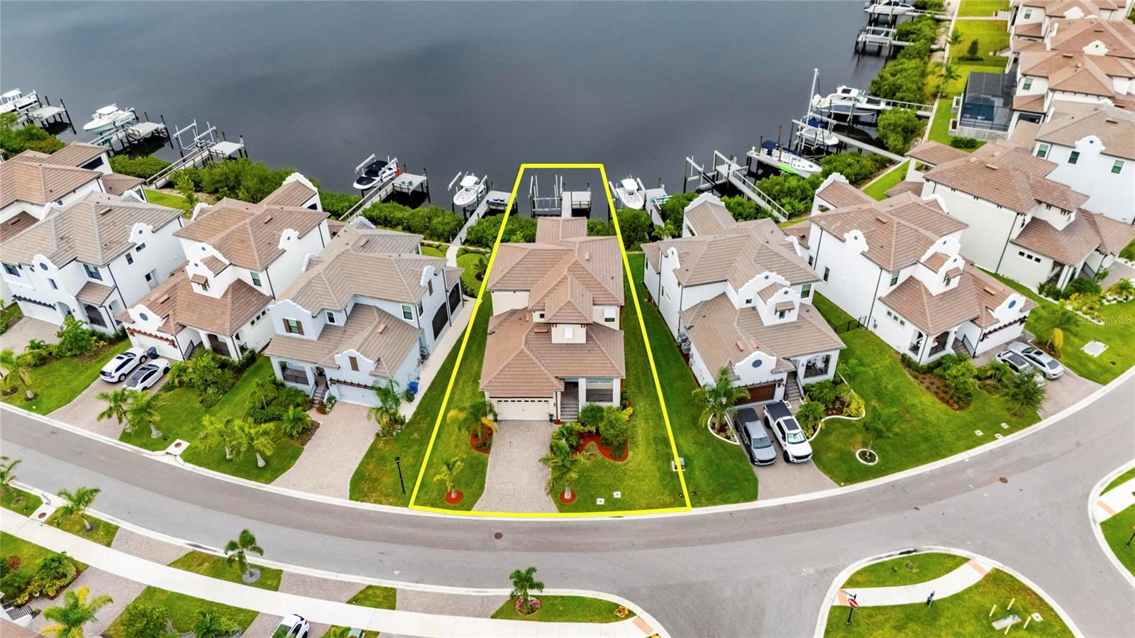 1074 SEAGRAPE DR