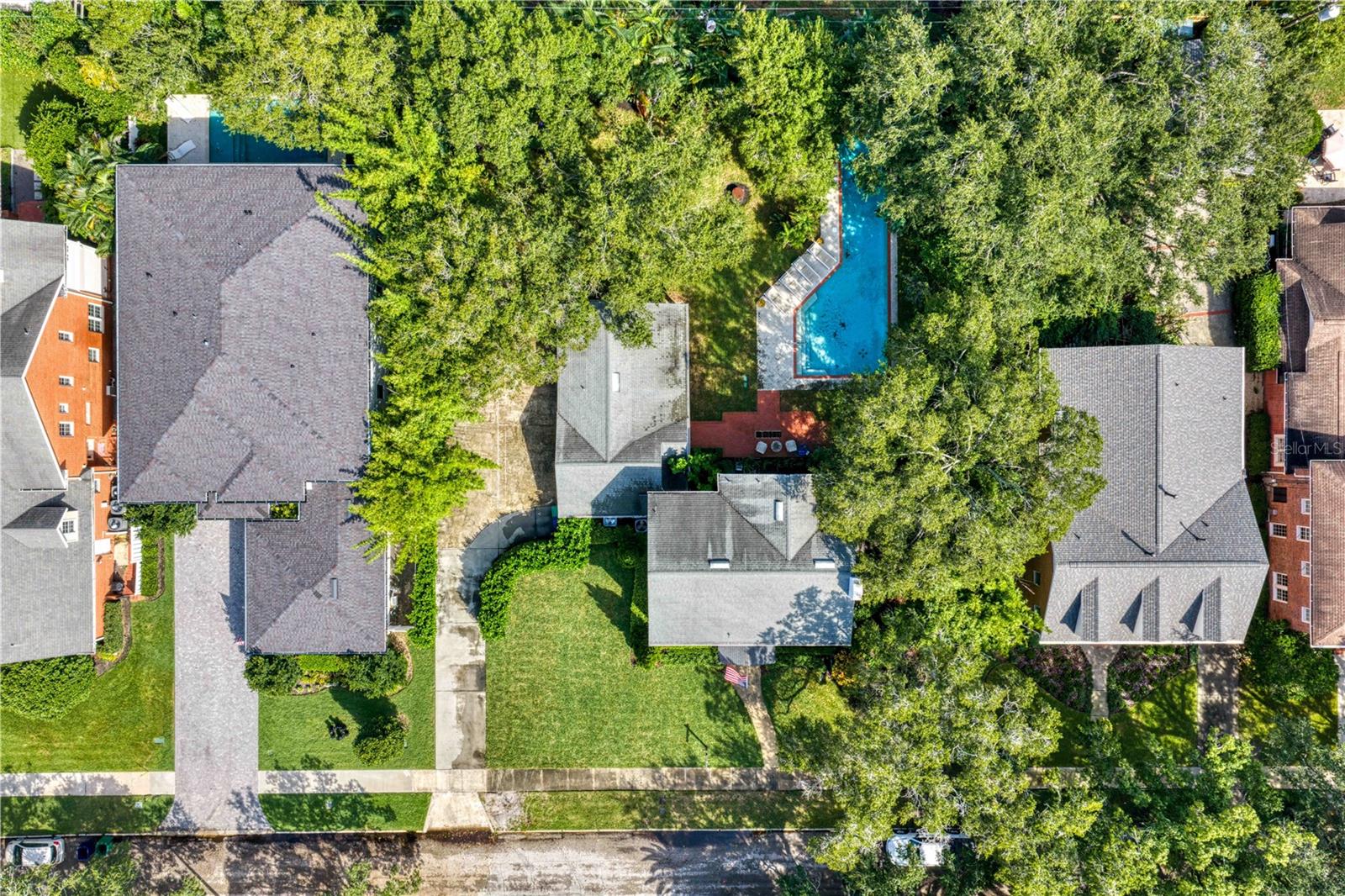 3209 W PARKLAND BLVD