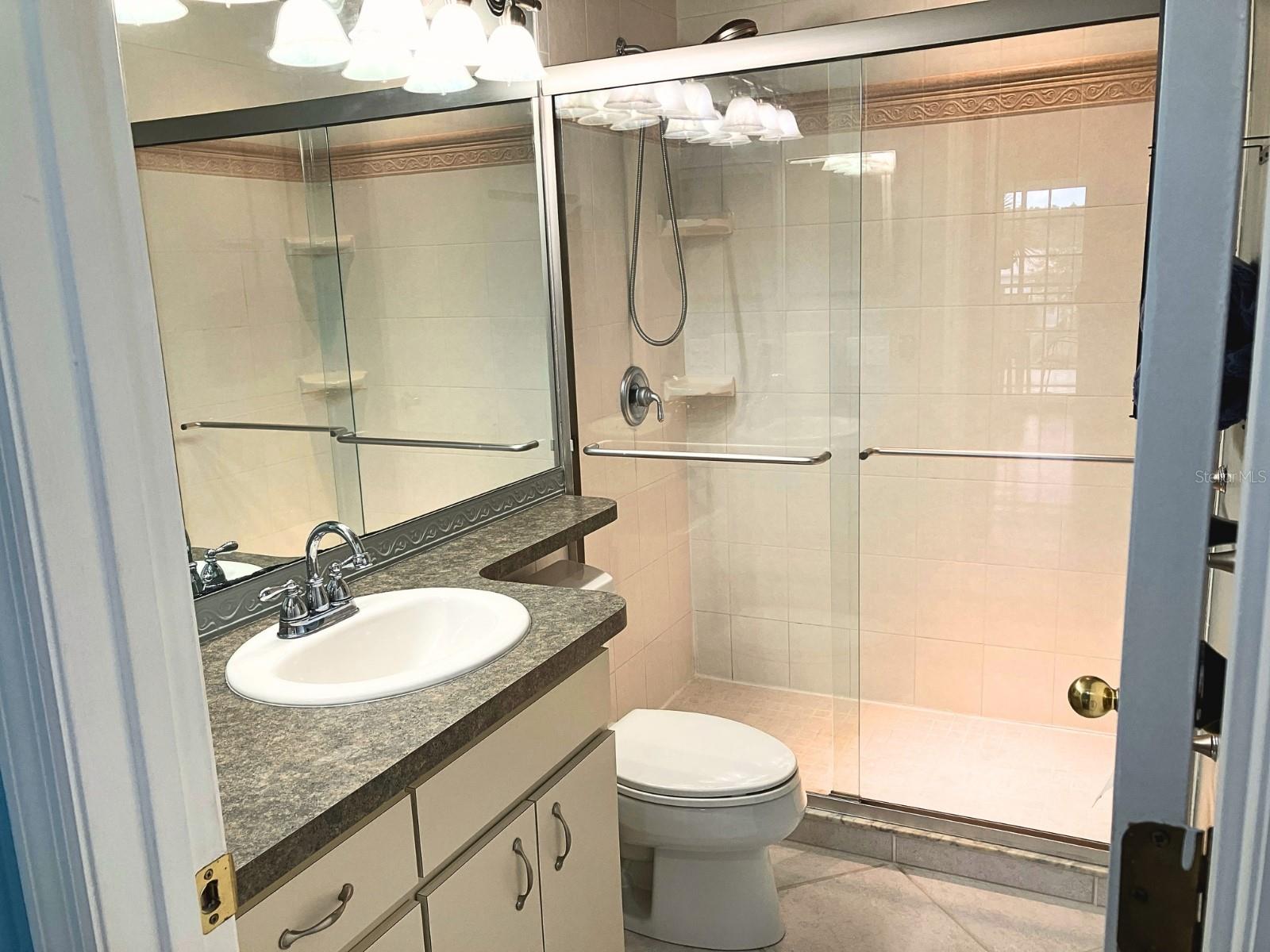 2164 VISTA DEL SOL CIR #523