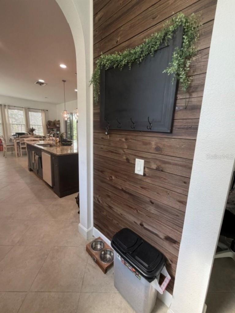1907 HIDDEN SPRINGS DR