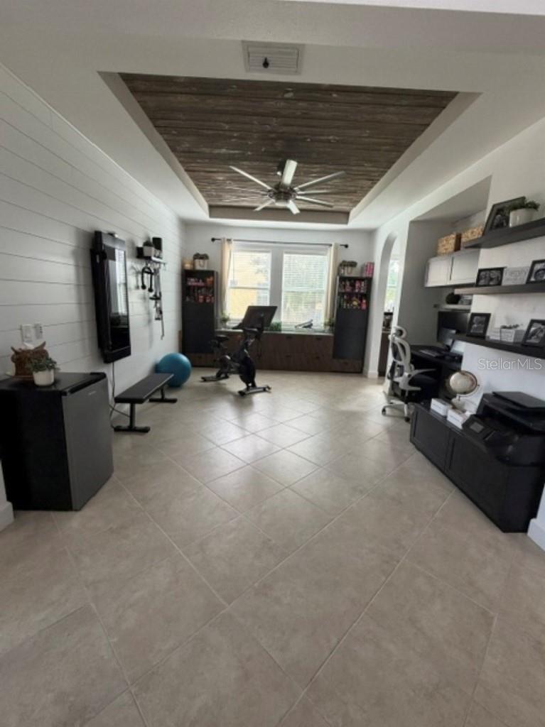 1907 HIDDEN SPRINGS DR