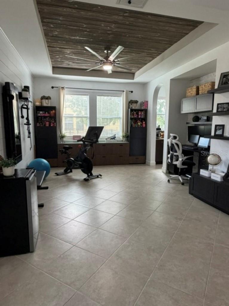 1907 HIDDEN SPRINGS DR