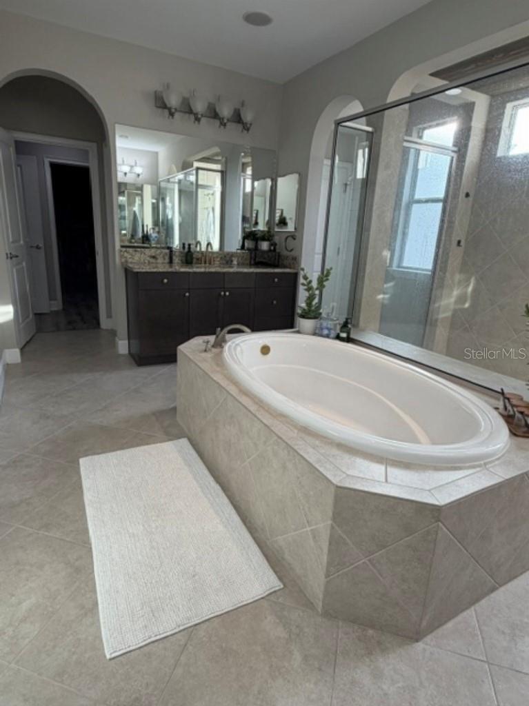 1907 HIDDEN SPRINGS DR