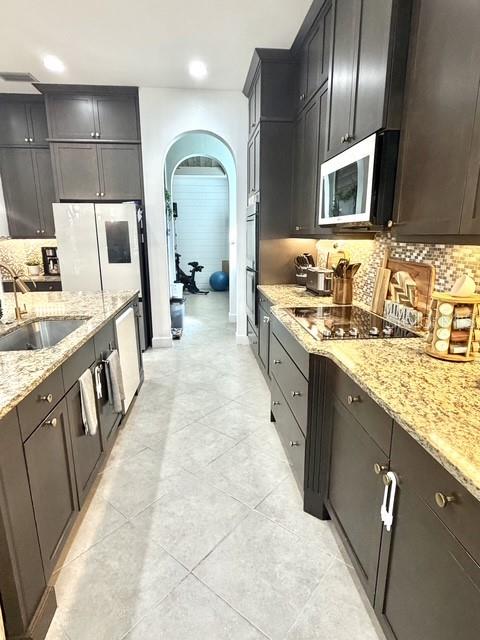 1907 HIDDEN SPRINGS DR